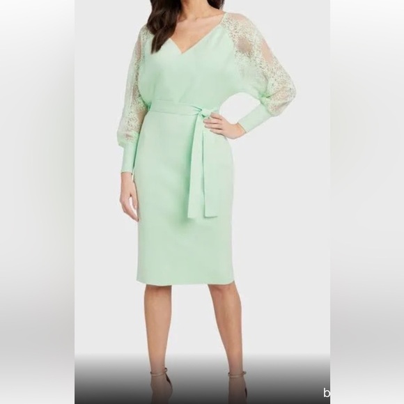 Bebe Women's‎ Lace Detail Sweater Midi Dress - Green -V cleavage V back Sz L - Picture 1 of 11